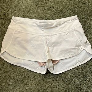 🍋 white lulu lemon speed short